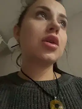 Snapshot of ellie_ssexy chatting on 12/15/24, 10:15 ellie ssexy online show from 12/15/24, 10:15