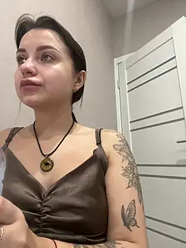 Snapshot of ellie_ssexy chatting on 12/25/24, 04:44 ellie ssexy online show from 12/25/24, 04:44