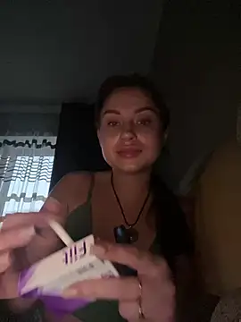 Snapshot of ellie_ssexy chatting on 01/10/25, 04:54 ellie ssexy online show from 01/10/25, 04:54