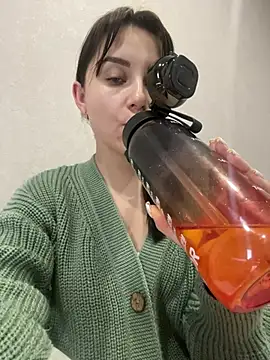 Snapshot of ellie_ssexy chatting on 02/15/25, 04:47 ellie ssexy online show from 02/15/25, 04:47