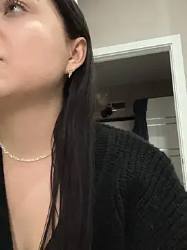 Snapshot of ellie_ssexy chatting on 03/05/25, 01:39 ellie ssexy online show from 03/05/25, 01:39