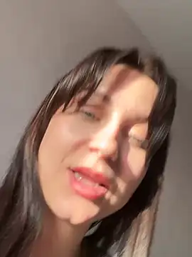 Snapshot of ellie_ssexy chatting on 03/13/25, 02:33 ellie ssexy online show from 03/13/25, 02:33