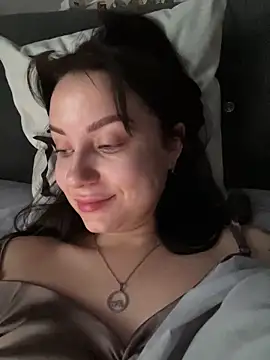 Snapshot of ellie_ssexy chatting on 03/17/25, 04:08 ellie ssexy online show from 03/17/25, 04:08