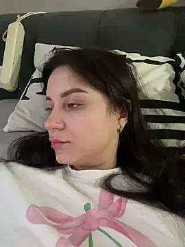 Snapshot of ellie_ssexy chatting on 03/18/25, 04:15 ellie ssexy online show from 03/18/25, 04:15