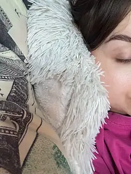 Snapshot of ellie_ssexy chatting on 09/22/25, 04:25 ellie ssexy online show from 09/22/25, 04:25