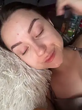 Snapshot of ellie_ssexy chatting on 09/26/25, 04:16 ellie ssexy online show from 09/26/25, 04:16