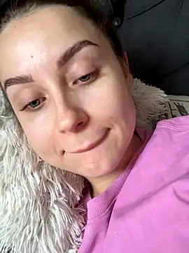 Snapshot of ellie_ssexy chatting on 10/01/25, 04:18 ellie ssexy online show from 10/01/25, 04:18