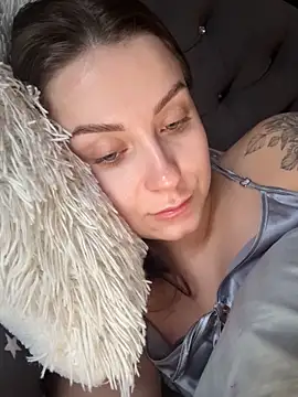 Snapshot of ellie_ssexy chatting on 10/15/25, 04:23 ellie ssexy online show from 10/15/25, 04:23