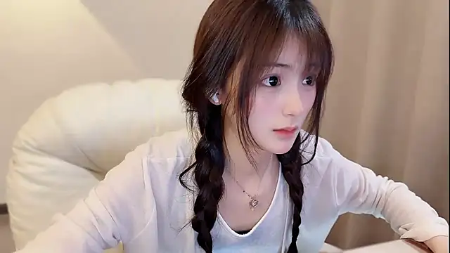 Snapshot of SHUIshui_ chatting on 04/03/26, 02:04 SHUIshui online show from 04/03/26, 02:04