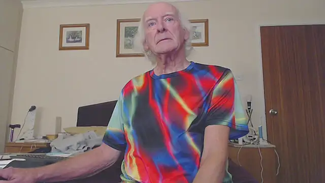 WaverlyKernow online show from 02/04/25, 03:36