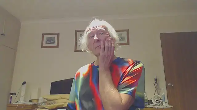 WaverlyKernow online show from 02/05/25, 03:20