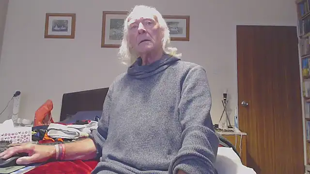 WaverlyKernow online show from 10/16/25, 02:07