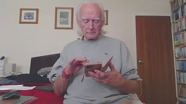 WaverlyKernow online show from 10/26/25, 10:54