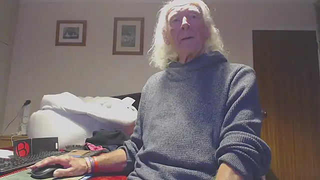 WaverlyKernow online show from 10/28/25, 08:55