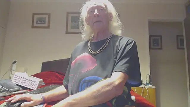 WaverlyKernow online show from 12/17/25, 08:31