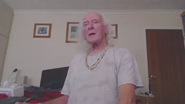 WaverlyKernow online show from 12/22/25, 12:24