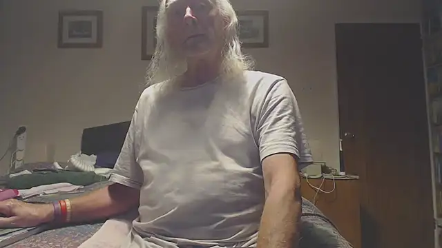 WaverlyKernow online show from 04/26/26, 07:44