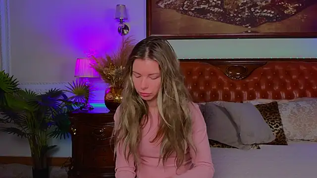 Real Tini online show from 11/11/25, 06:02