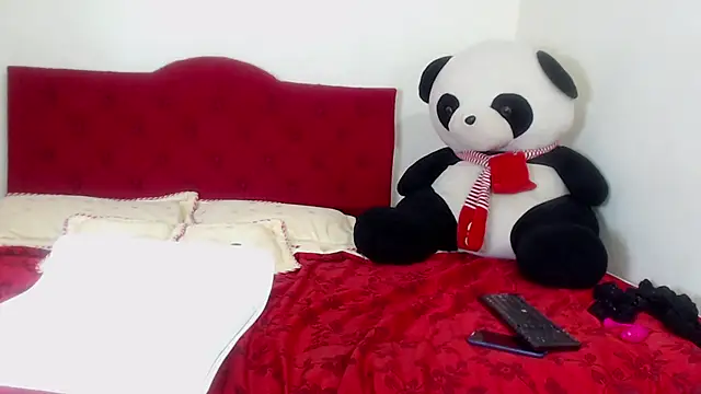 Snapshot of luna_hoott chatting on 02/14/25, 11:09 luna hoott online show from 02/14/25, 11:09