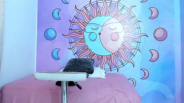 luna hoott online show from 07/19/26, 12:53