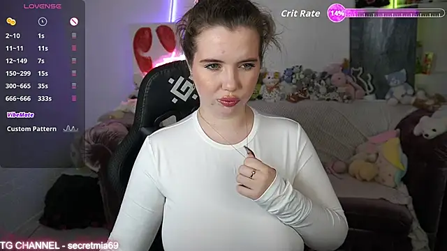 Snapshot of SecretDesireMe chatting on 10/05/25, 09:34 SecretDesireMe online show from 10/05/25, 09:34