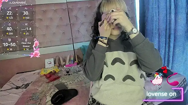 Snapshot of neeko_princes chatting on 06/23/26, 12:58 neeko princes online show from 06/23/26, 12:58