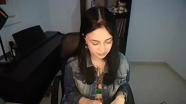 Windy butterfly online show from 10/18/25, 05:35