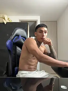 Snapshot of sendfer chatting on 02/12/25, 03:18 sendfer online show from 02/12/25, 03:18