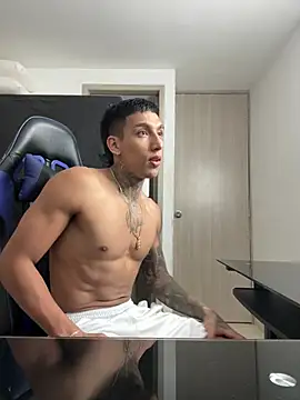 Snapshot of sendfer chatting on 02/16/25, 03:04 sendfer online show from 02/16/25, 03:04