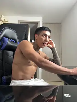 Snapshot of sendfer chatting on 02/17/25, 02:53 sendfer online show from 02/17/25, 02:53