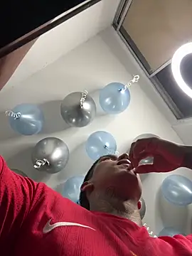 Snapshot of sendfer chatting on 03/05/25, 03:40 sendfer online show from 03/05/25, 03:40