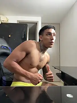 Snapshot of sendfer chatting on 03/14/25, 05:59 sendfer online show from 03/14/25, 05:59