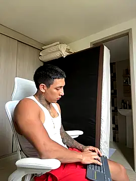 Snapshot of sendfer chatting on 10/03/25, 08:28 sendfer online show from 10/03/25, 08:28