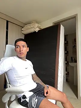 Snapshot of sendfer chatting on 10/08/25, 08:28 sendfer online show from 10/08/25, 08:28