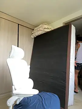 Snapshot of sendfer chatting on 10/14/25, 08:31 sendfer online show from 10/14/25, 08:31