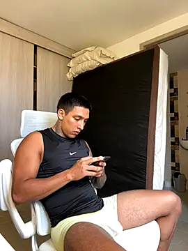 Snapshot of sendfer chatting on 11/08/25, 09:13 sendfer online show from 11/08/25, 09:13