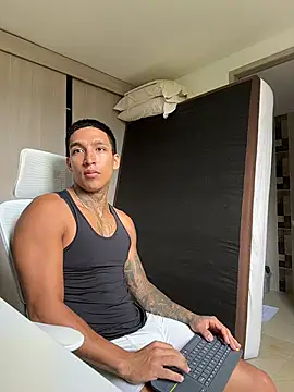 Snapshot of sendfer chatting on 02/24/26, 07:12 sendfer online show from 02/24/26, 07:12