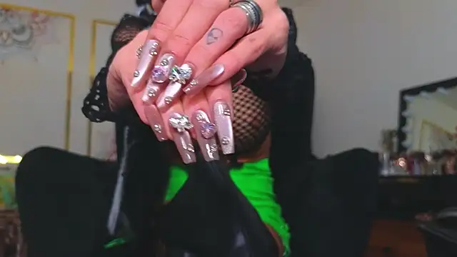 Snapshot of PandoraVolkov chatting on 02/18/25, 07:52 PandoraVolkov online show from 02/18/25, 07:52