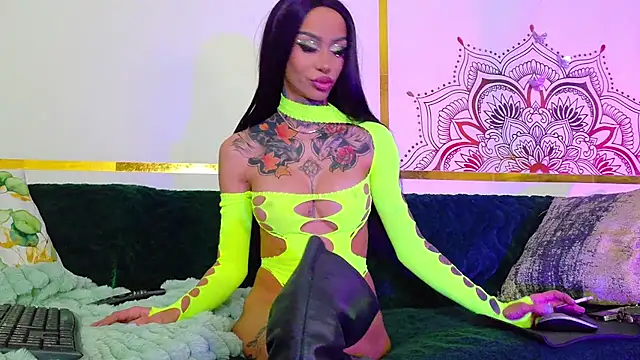 Snapshot of PandoraVolkov chatting on 12/04/25, 12:25 PandoraVolkov online show from 12/04/25, 12:25