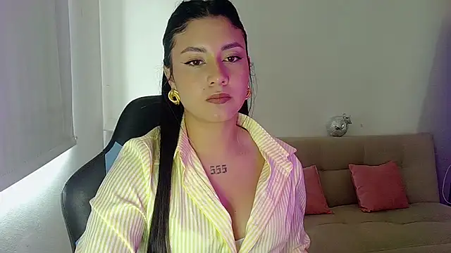 Snapshot of Lia_14_ chatting on 07/23/26, 04:27 Lia 14 online show from 07/23/26, 04:27