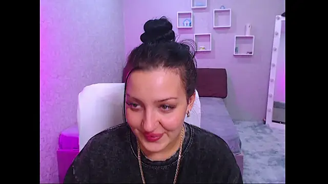 Snapshot of SkarlettMonliss chatting on 10/15/25, 07:25 SkarlettMonliss online show from 10/15/25, 07:25