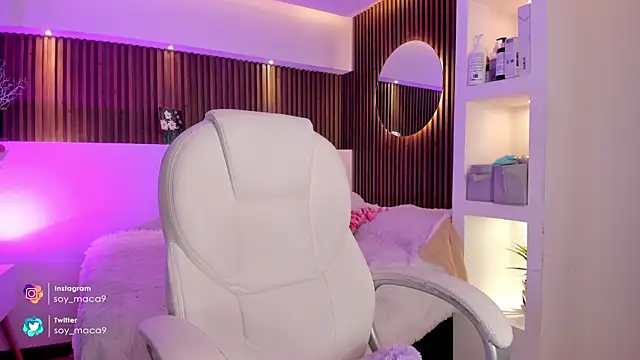 lilith gray9 online show from 12/18/24, 03:37