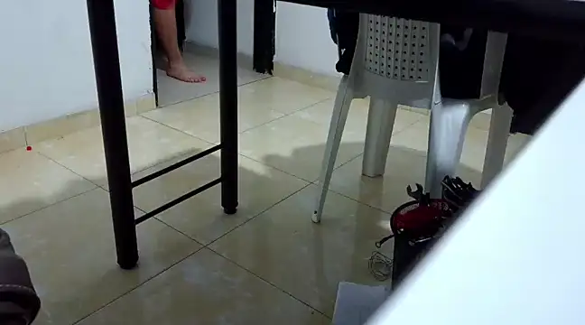 Snapshot of johndiaz23 chatting on 02/11/25, 12:17 johndiaz23 online show from 02/11/25, 12:17