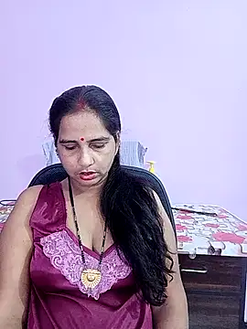 Snapshot of reemacouple007 chatting on 05/01/26, 12:48 reemacouple007 online show from 05/01/26, 12:48