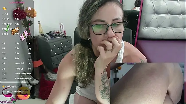 ViickySexy online show from 03/13/25, 10:43