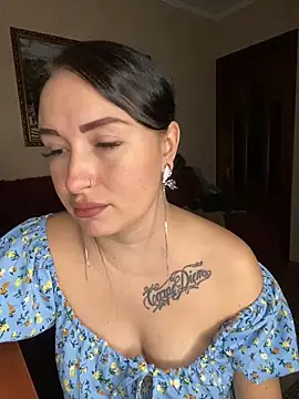 Roxana Bell online show from 09/26/25, 04:55