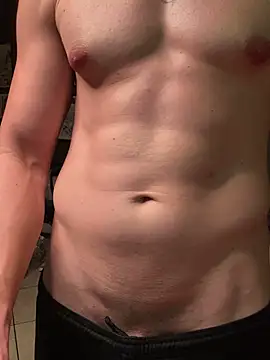 Snapshot of MachineDien chatting on 02/23/25, 01:24 MachineDien online show from 02/23/25, 01:24