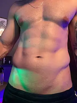 Snapshot of MachineDien chatting on 10/21/25, 01:06 MachineDien online show from 10/21/25, 01:06