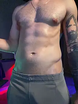 Snapshot of MachineDien chatting on 10/31/25, 12:44 MachineDien online show from 10/31/25, 12:44