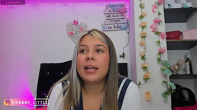 Snapshot of little_tifanny82 chatting on 12/17/24, 10:22 little tifanny82 online show from 12/17/24, 10:22